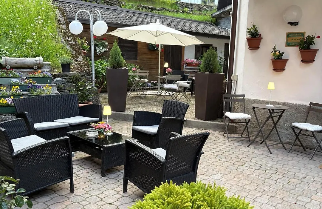 Albergo Aprica Garni-1